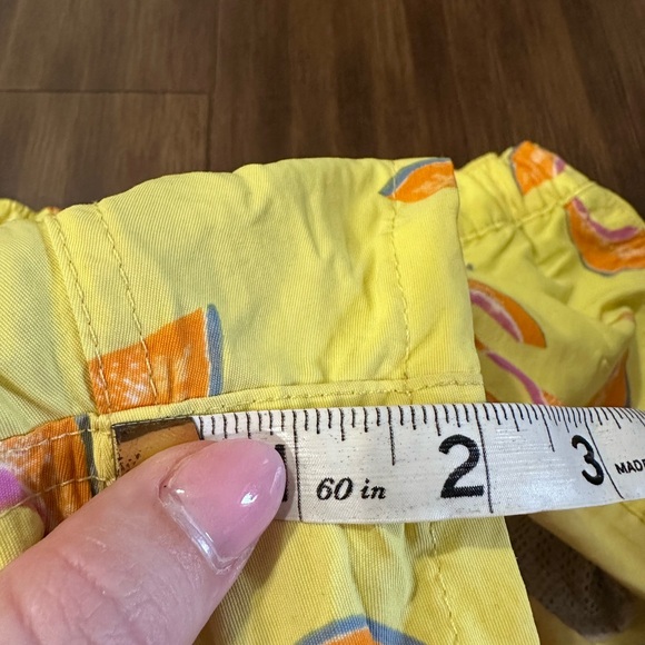 Patagonia Women Barely Baggies Shorts 2.5 Melon Cantaloupe Yellow size small - Picture 8 of 9